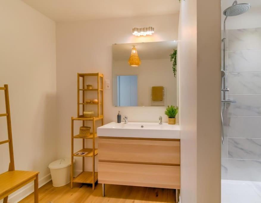 2 Bedroom Apartment In The Heart Of Марсель Экстерьер фото