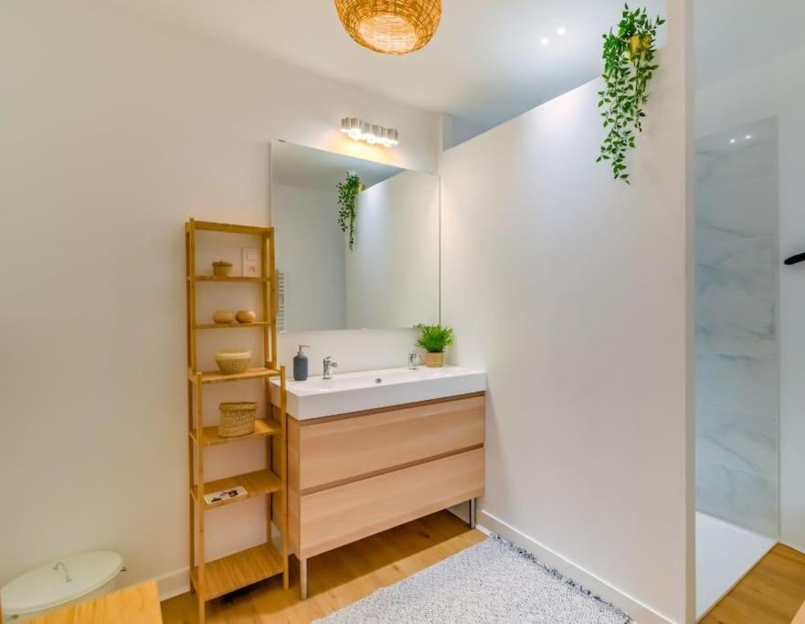 2 Bedroom Apartment In The Heart Of Марсель Экстерьер фото